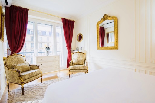 Luxury Apartment Rentals on Champs-Élysées: Short vs Long-Term